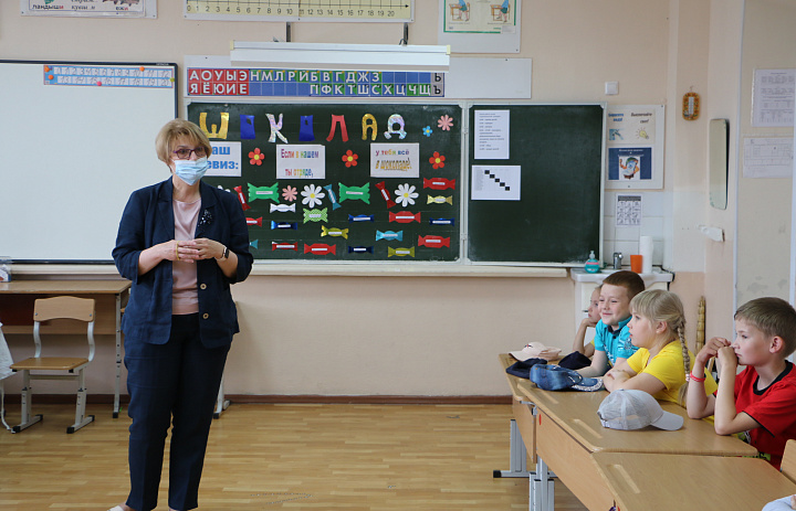 Школьники Талицкого городского округа прошли обследование на уникальном мобильном комплексе областного медколледжа